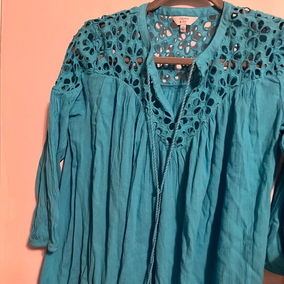 crown & ivy Tops - NWT CROWN & IVY BLUE 3/4 SLEEVE BLOUSE SZ XS